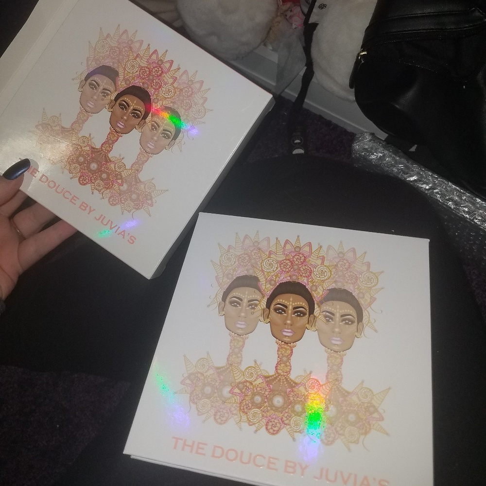 BNIB JUVIAS PLACE PALLETTE